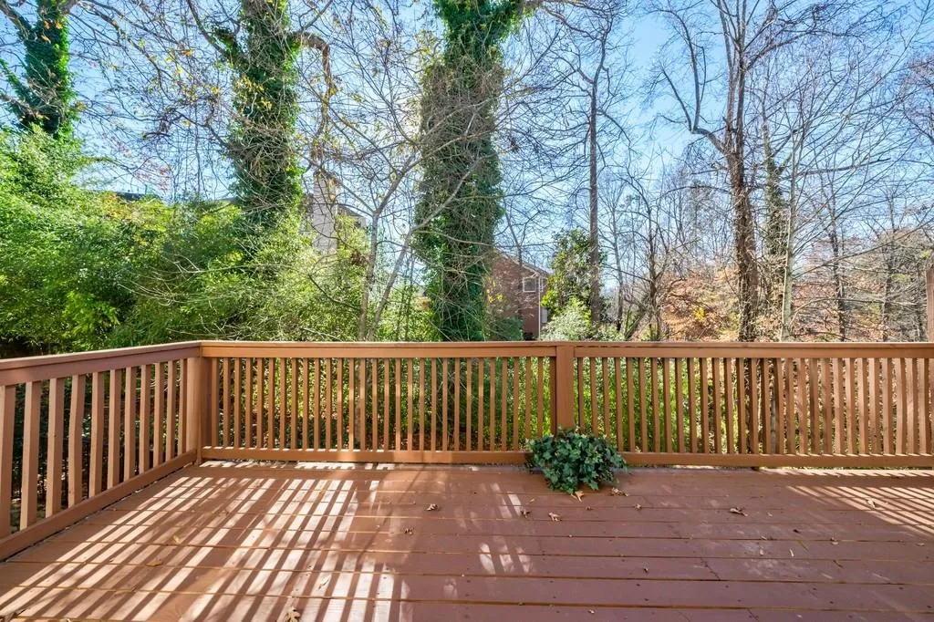 1219 Glenridge Place, Sandy Springs, Georgia 30342, 3 Bedrooms Bedrooms, ,3 BathroomsBathrooms,Residential,Sold,1219 Glenridge Place,6824962