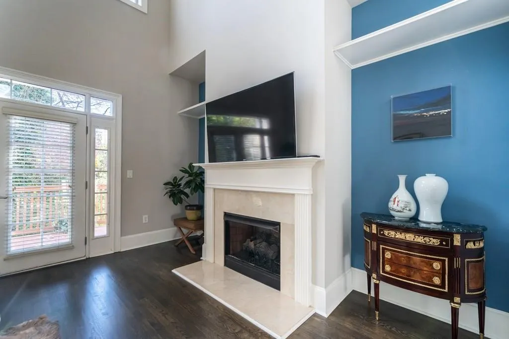 1219 Glenridge Place, Sandy Springs, Georgia 30342, 3 Bedrooms Bedrooms, ,3 BathroomsBathrooms,Residential,Sold,1219 Glenridge Place,6824962