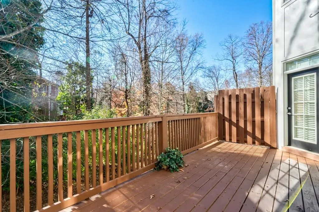 1219 Glenridge Place, Sandy Springs, Georgia 30342, 3 Bedrooms Bedrooms, ,3 BathroomsBathrooms,Residential,Sold,1219 Glenridge Place,6824962