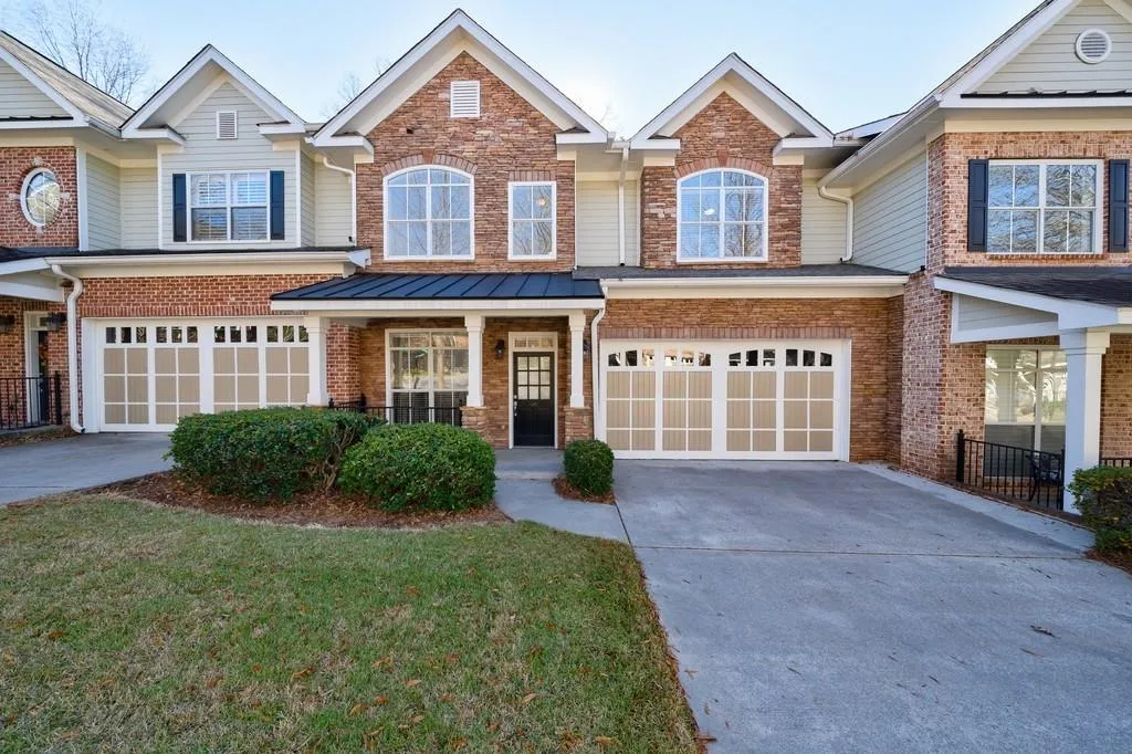 1219 Glenridge Place, Sandy Springs, Georgia 30342, 3 Bedrooms Bedrooms, ,3 BathroomsBathrooms,Residential,Sold,1219 Glenridge Place,6824962
