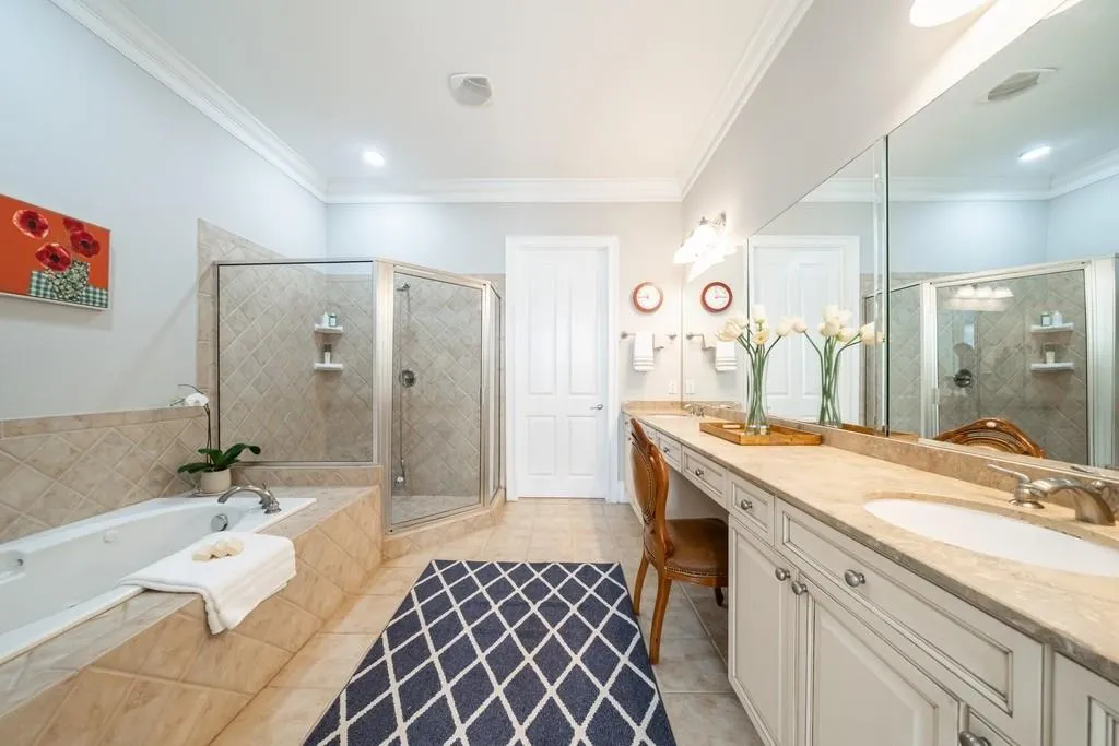 1219 Glenridge Place, Sandy Springs, Georgia 30342, 3 Bedrooms Bedrooms, ,3 BathroomsBathrooms,Residential,Sold,1219 Glenridge Place,6824962
