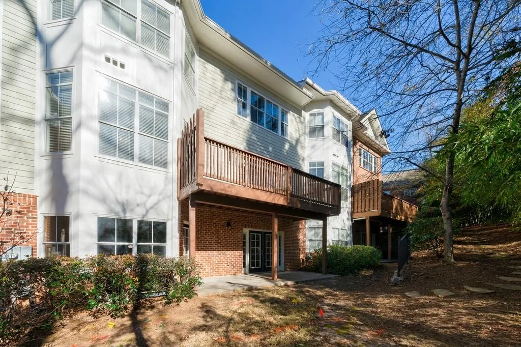 1219 Glenridge Place, Sandy Springs, Georgia 30342, 3 Bedrooms Bedrooms, ,3 BathroomsBathrooms,Residential,Sold,1219 Glenridge Place,6824962