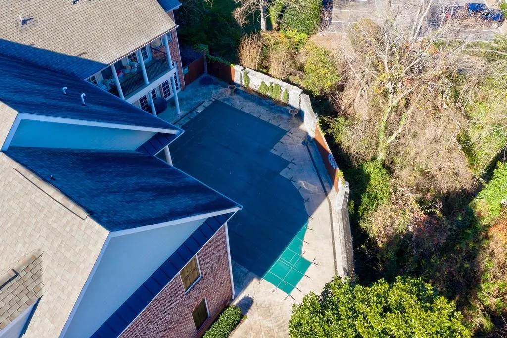 1219 Glenridge Place, Sandy Springs, Georgia 30342, 3 Bedrooms Bedrooms, ,3 BathroomsBathrooms,Residential,Sold,1219 Glenridge Place,6824962