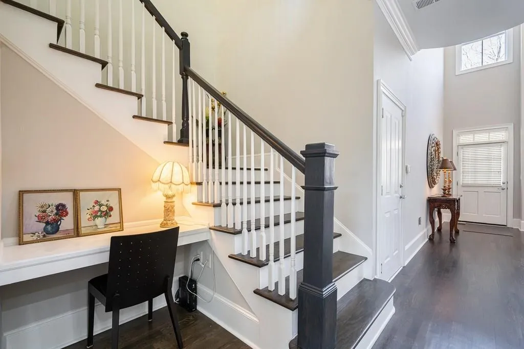 1219 Glenridge Place, Sandy Springs, Georgia 30342, 3 Bedrooms Bedrooms, ,3 BathroomsBathrooms,Residential,Sold,1219 Glenridge Place,6824962