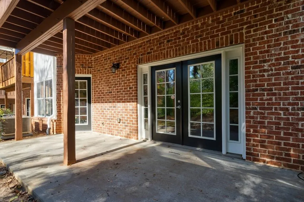 1219 Glenridge Place, Sandy Springs, Georgia 30342, 3 Bedrooms Bedrooms, ,3 BathroomsBathrooms,Residential,Sold,1219 Glenridge Place,6824962