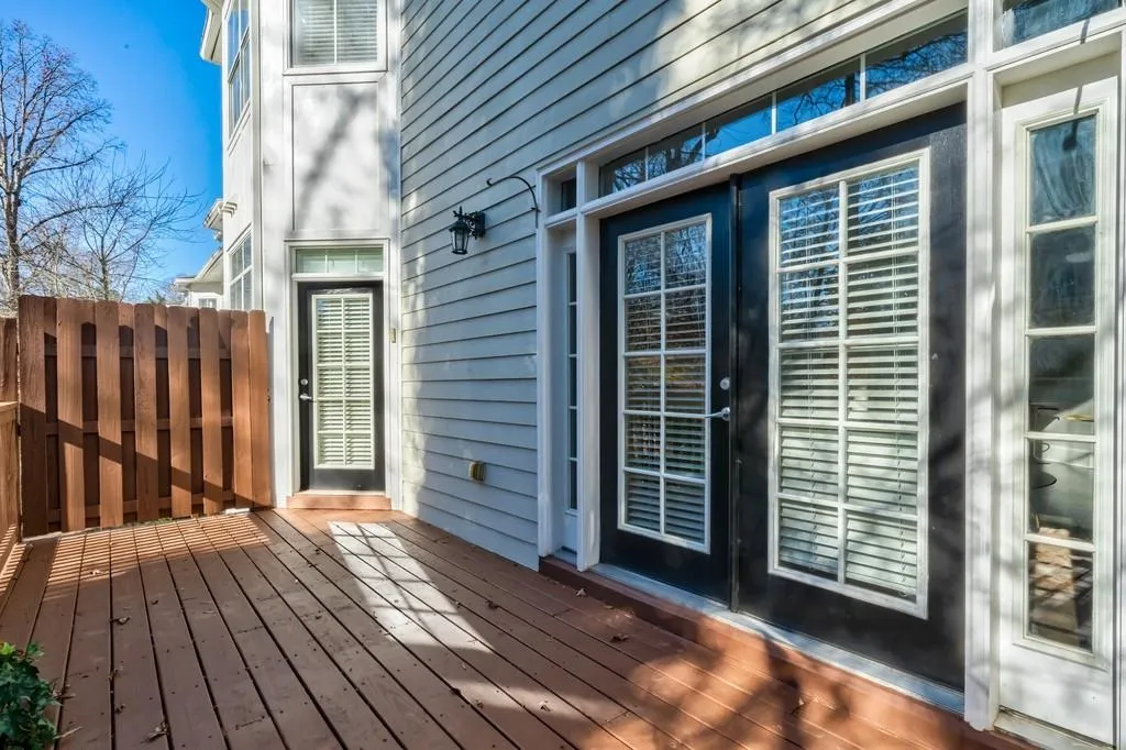 1219 Glenridge Place, Sandy Springs, Georgia 30342, 3 Bedrooms Bedrooms, ,3 BathroomsBathrooms,Residential,Sold,1219 Glenridge Place,6824962