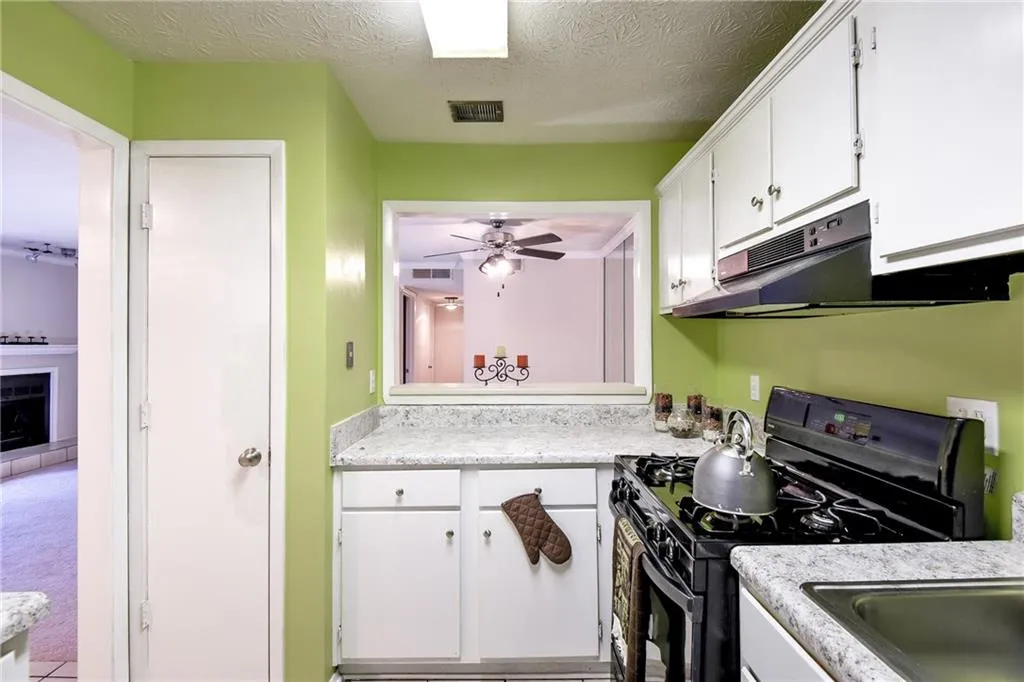 403 River Run Drive, Sandy Springs, Georgia 30350, 1 Bedroom Bedrooms, ,1 BathroomBathrooms,Residential,Sold,403 River Run Drive,5593806