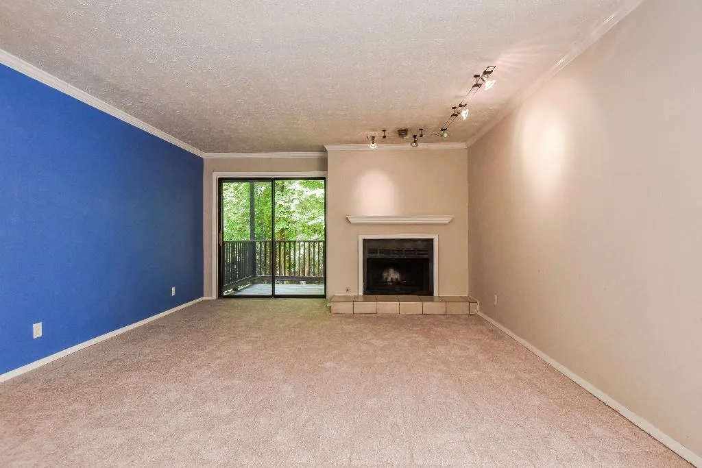 403 River Run Drive, Sandy Springs, Georgia 30350, 1 Bedroom Bedrooms, ,1 BathroomBathrooms,Residential,Sold,403 River Run Drive,5593806