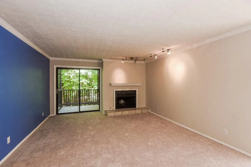 403 River Run Drive, Sandy Springs, Georgia 30350, 1 Bedroom Bedrooms, ,1 BathroomBathrooms,Residential,Sold,403 River Run Drive,5593806