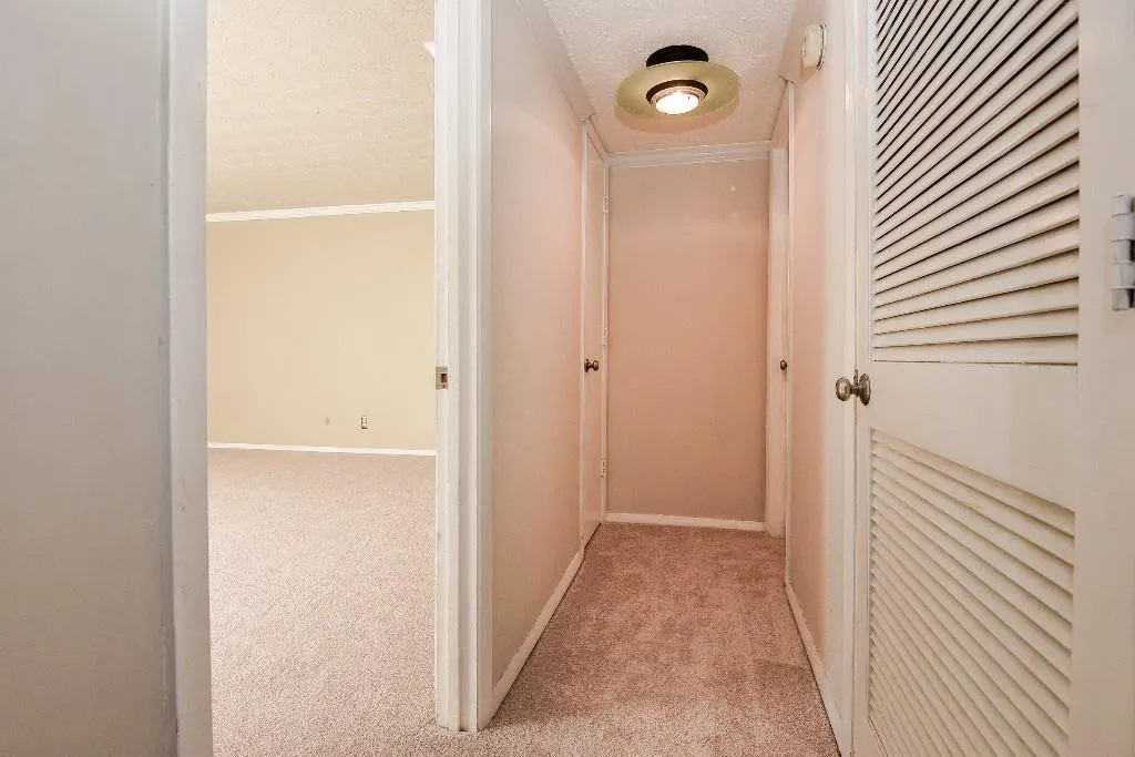 403 River Run Drive, Sandy Springs, Georgia 30350, 1 Bedroom Bedrooms, ,1 BathroomBathrooms,Residential,Sold,403 River Run Drive,5593806