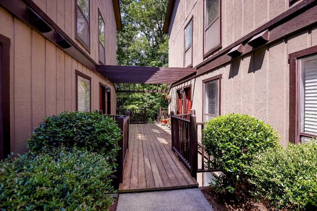 403 River Run Drive, Sandy Springs, Georgia 30350, 1 Bedroom Bedrooms, ,1 BathroomBathrooms,Residential,Sold,403 River Run Drive,5593806