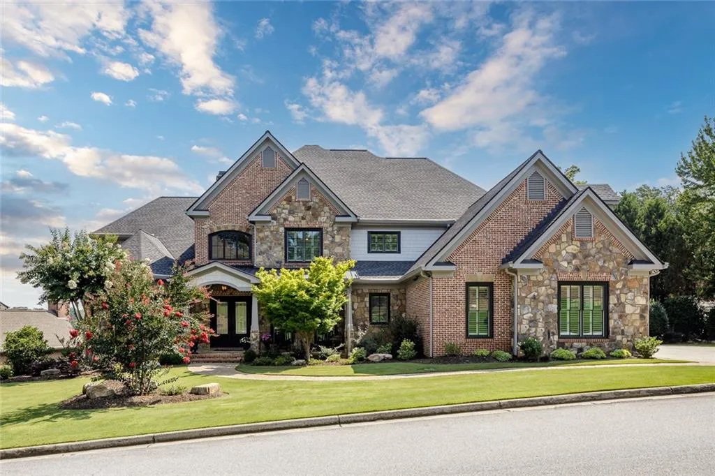 7795 Stables Drive, Sandy Springs, Georgia 30350, 6 Bedrooms Bedrooms, ,6 BathroomsBathrooms,Residential,Sold,7795 Stables Drive,6924339