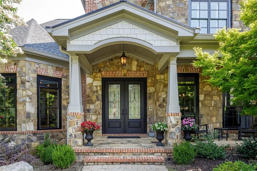 7795 Stables Drive, Sandy Springs, Georgia 30350, 6 Bedrooms Bedrooms, ,6 BathroomsBathrooms,Residential,Sold,7795 Stables Drive,6924339