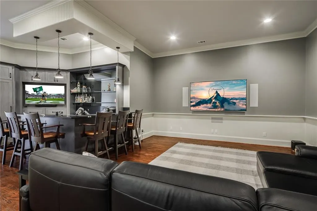 7795 Stables Drive, Sandy Springs, Georgia 30350, 6 Bedrooms Bedrooms, ,6 BathroomsBathrooms,Residential,Sold,7795 Stables Drive,6924339