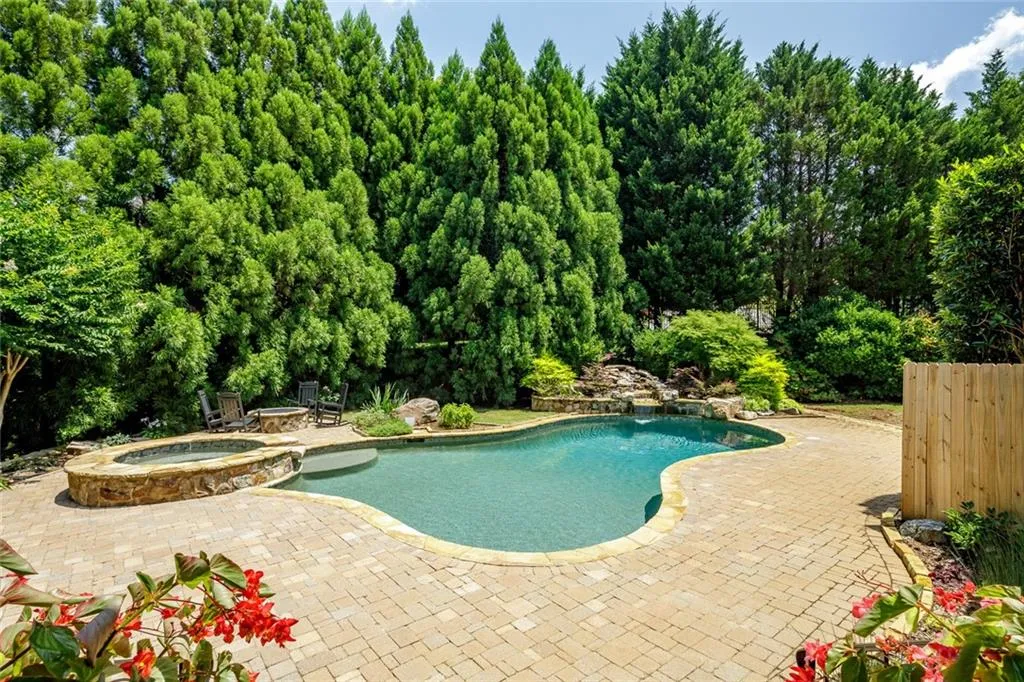 7795 Stables Drive, Sandy Springs, Georgia 30350, 6 Bedrooms Bedrooms, ,6 BathroomsBathrooms,Residential,Sold,7795 Stables Drive,6924339