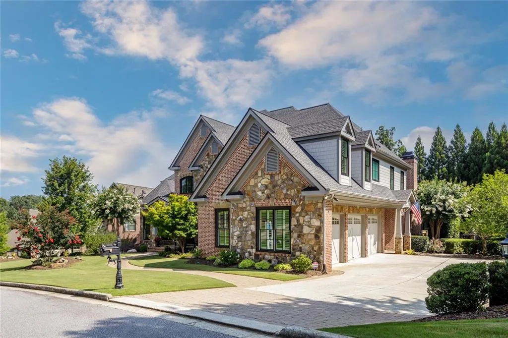 7795 Stables Drive, Sandy Springs, Georgia 30350, 6 Bedrooms Bedrooms, ,6 BathroomsBathrooms,Residential,Sold,7795 Stables Drive,6924339