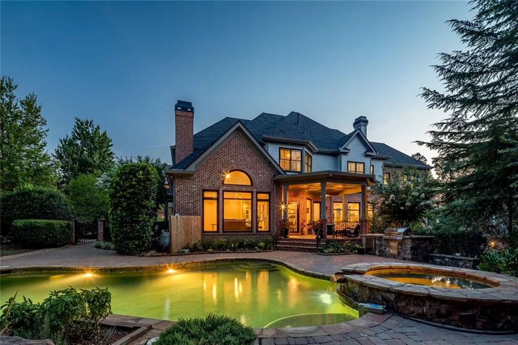 7795 Stables Drive, Sandy Springs, Georgia 30350, 6 Bedrooms Bedrooms, ,6 BathroomsBathrooms,Residential,Sold,7795 Stables Drive,6924339