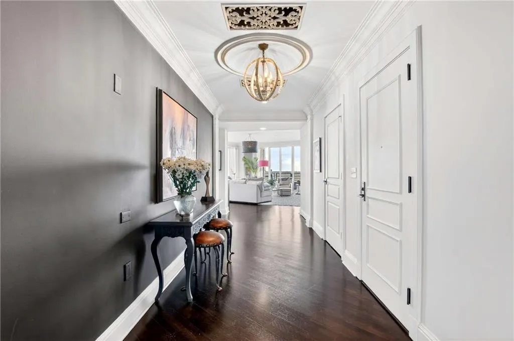 700 Park Regency Place Ne Unit 2403, Atlanta, Georgia 30326, 3 Bedrooms Bedrooms, 0 ,2 BathroomsBathrooms,Residential,Sold,700 Park Regency Place Ne Unit 2403,7728227