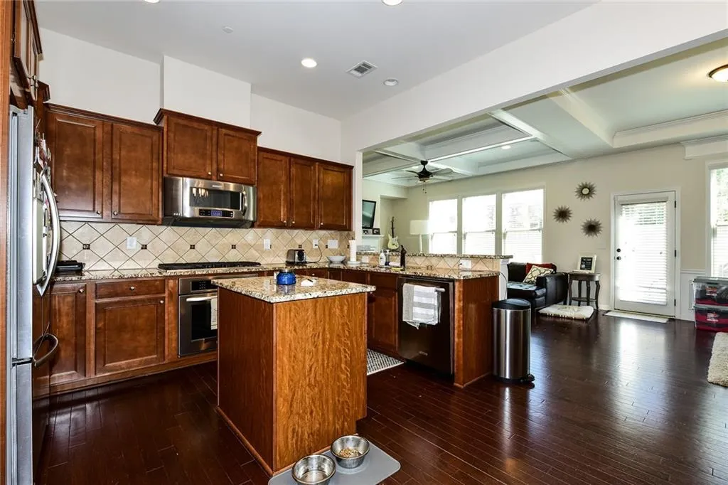 5543 Parkerton Lane, Sandy Springs, Georgia 30342, 3 Bedrooms Bedrooms, ,2 BathroomsBathrooms,Residential,Sold,5543 Parkerton Lane,5804975
