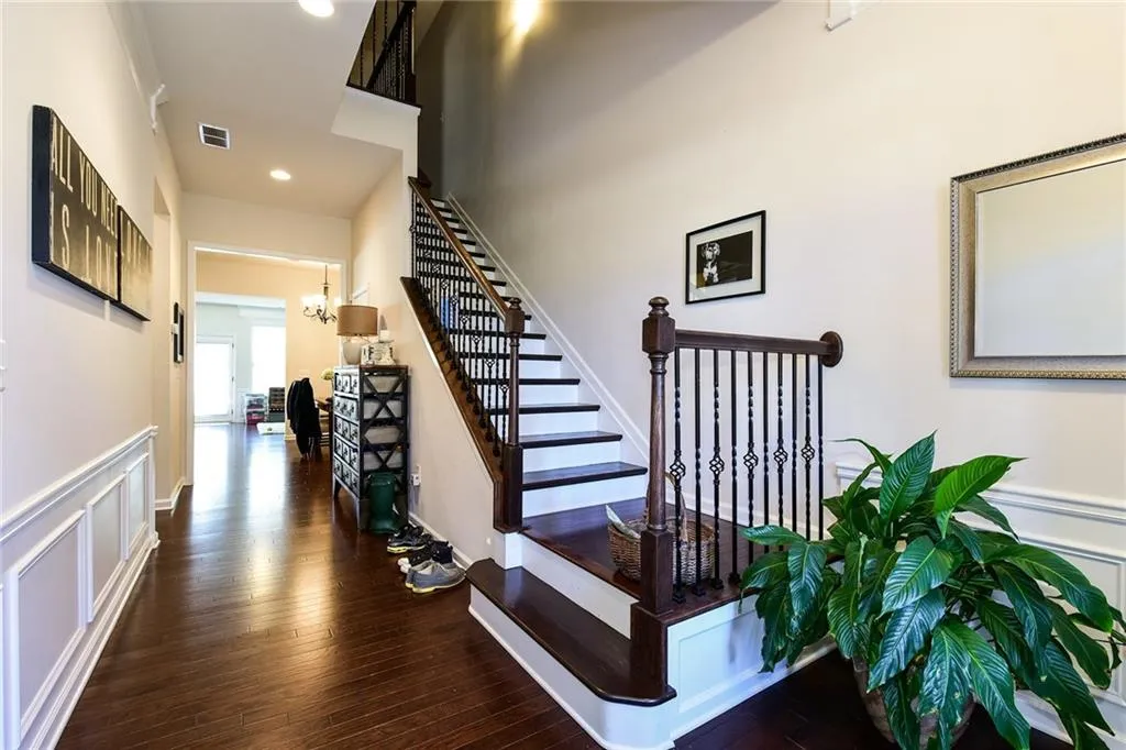 5543 Parkerton Lane, Sandy Springs, Georgia 30342, 3 Bedrooms Bedrooms, ,2 BathroomsBathrooms,Residential,Sold,5543 Parkerton Lane,5804975