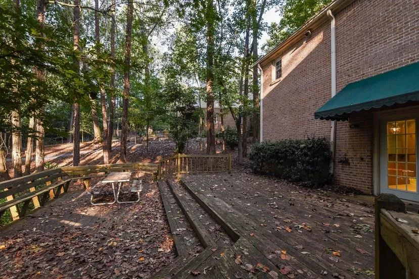 525 Valley Hall Drive, Sandy Springs, Georgia 30350, 6 Bedrooms Bedrooms, ,5 BathroomsBathrooms,Residential,Sold,525 Valley Hall Drive,5839945