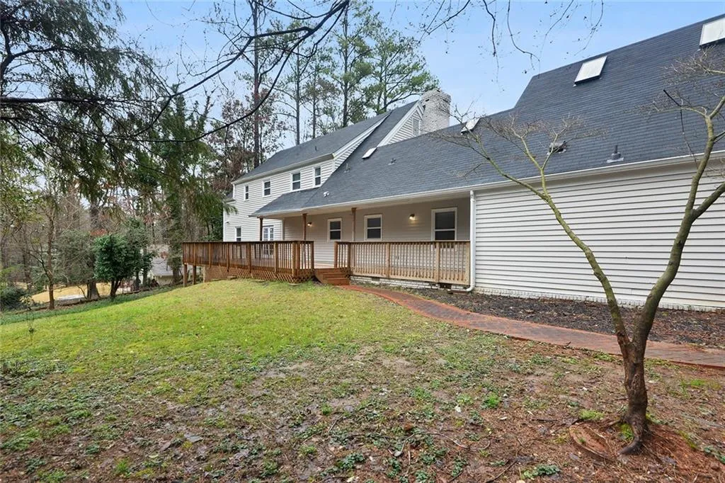 1544 Huntingdon Trail, Sandy Springs, Georgia 30350, 5 Bedrooms Bedrooms, ,3 BathroomsBathrooms,Residential,Sold,1544 Huntingdon Trail,6828453