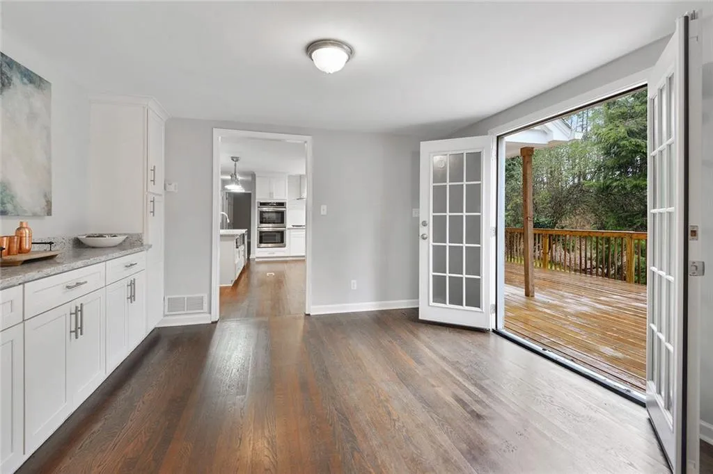 1544 Huntingdon Trail, Sandy Springs, Georgia 30350, 5 Bedrooms Bedrooms, ,3 BathroomsBathrooms,Residential,Sold,1544 Huntingdon Trail,6828453