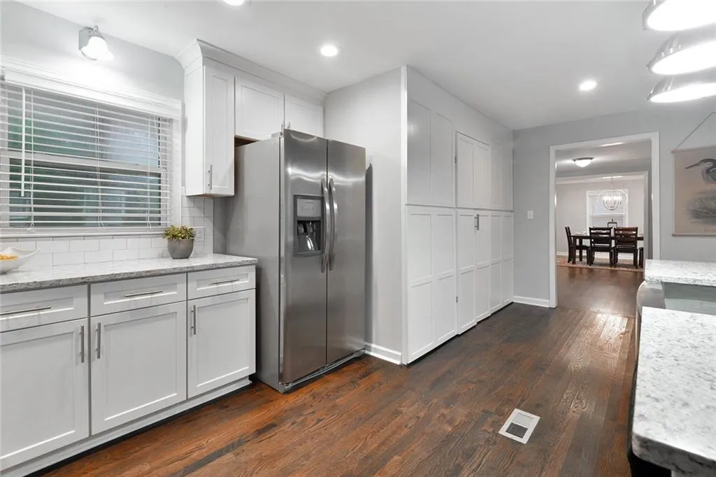 1544 Huntingdon Trail, Sandy Springs, Georgia 30350, 5 Bedrooms Bedrooms, ,3 BathroomsBathrooms,Residential,Sold,1544 Huntingdon Trail,6828453