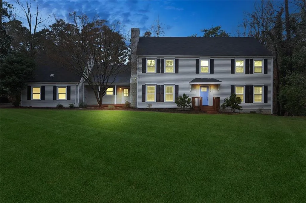 1544 Huntingdon Trail, Sandy Springs, Georgia 30350, 5 Bedrooms Bedrooms, ,3 BathroomsBathrooms,Residential,Sold,1544 Huntingdon Trail,6828453