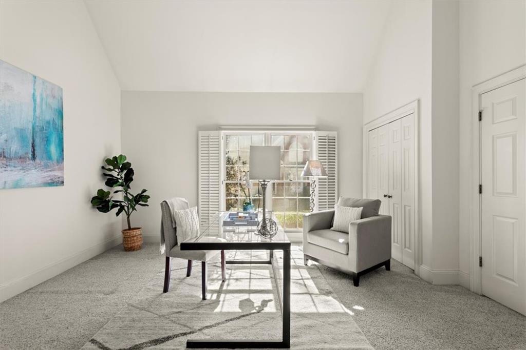 Enjoy the flexibility and abundance of natural light in this versatile area, providing the ideal space to work, read, or simply relax. Enjoy the flexibility and abundance of natural light in this versatile area, providing the ideal space to work, read, or simply relax.