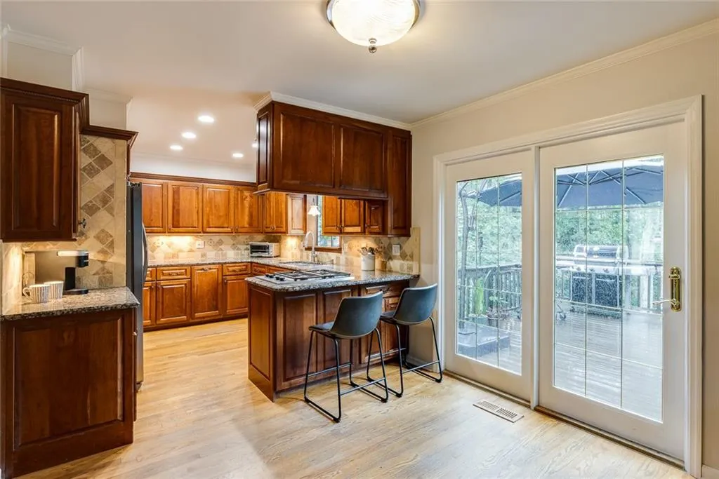 6960 Hunters Branch Close, Sandy Springs, Georgia 30328, 5 Bedrooms Bedrooms, ,3 BathroomsBathrooms,Residential,Sold,6960 Hunters Branch Close,6947574