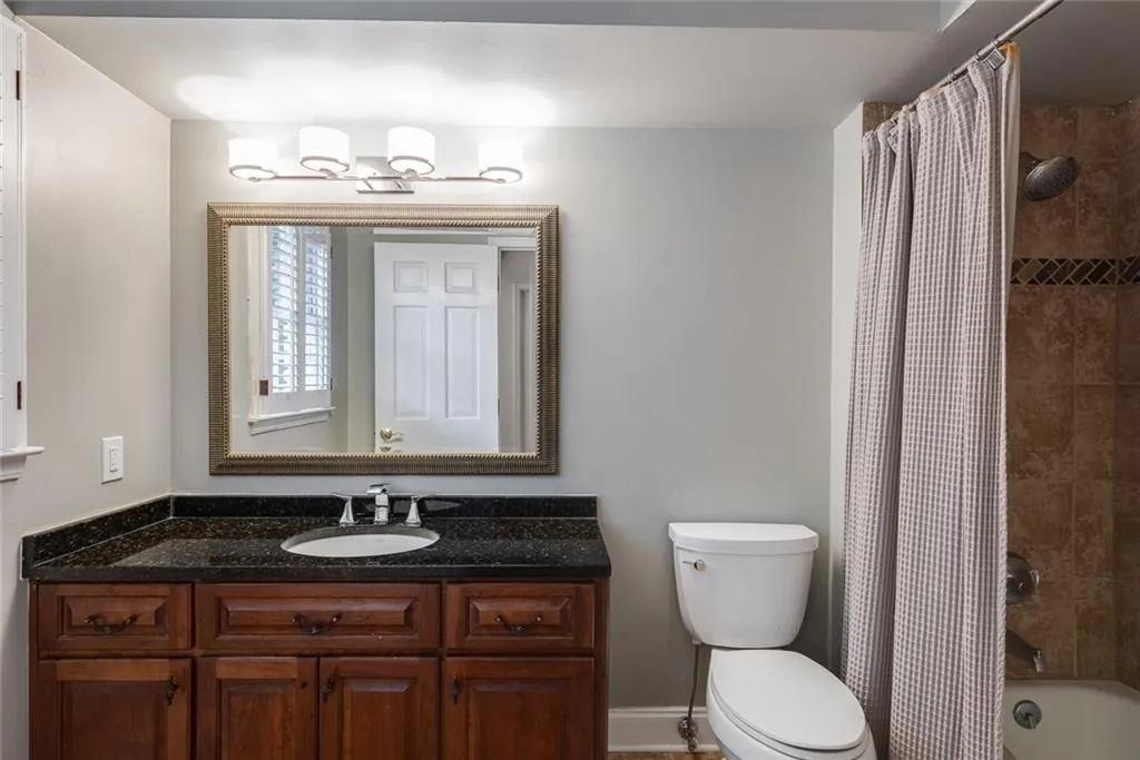 6960 Hunters Branch Close, Sandy Springs, Georgia 30328, 5 Bedrooms Bedrooms, ,3 BathroomsBathrooms,Residential,Sold,6960 Hunters Branch Close,6947574