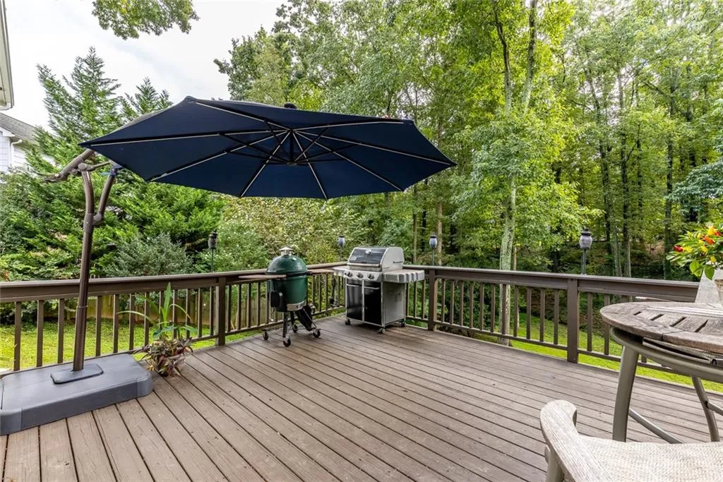 6960 Hunters Branch Close, Sandy Springs, Georgia 30328, 5 Bedrooms Bedrooms, ,3 BathroomsBathrooms,Residential,Sold,6960 Hunters Branch Close,6947574