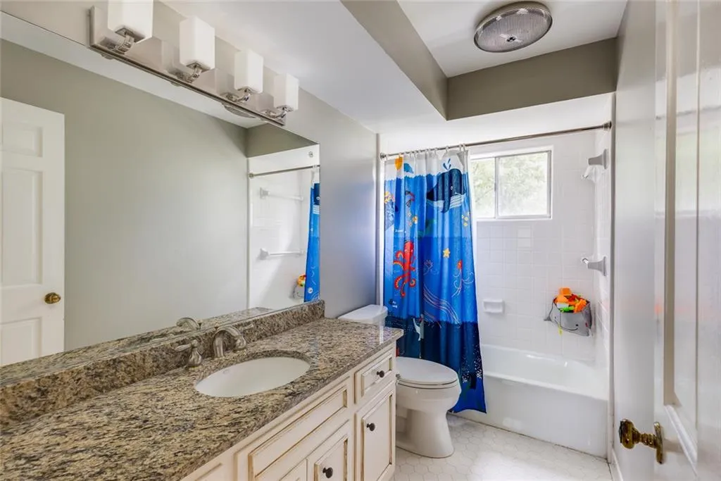 6960 Hunters Branch Close, Sandy Springs, Georgia 30328, 5 Bedrooms Bedrooms, ,3 BathroomsBathrooms,Residential,Sold,6960 Hunters Branch Close,6947574