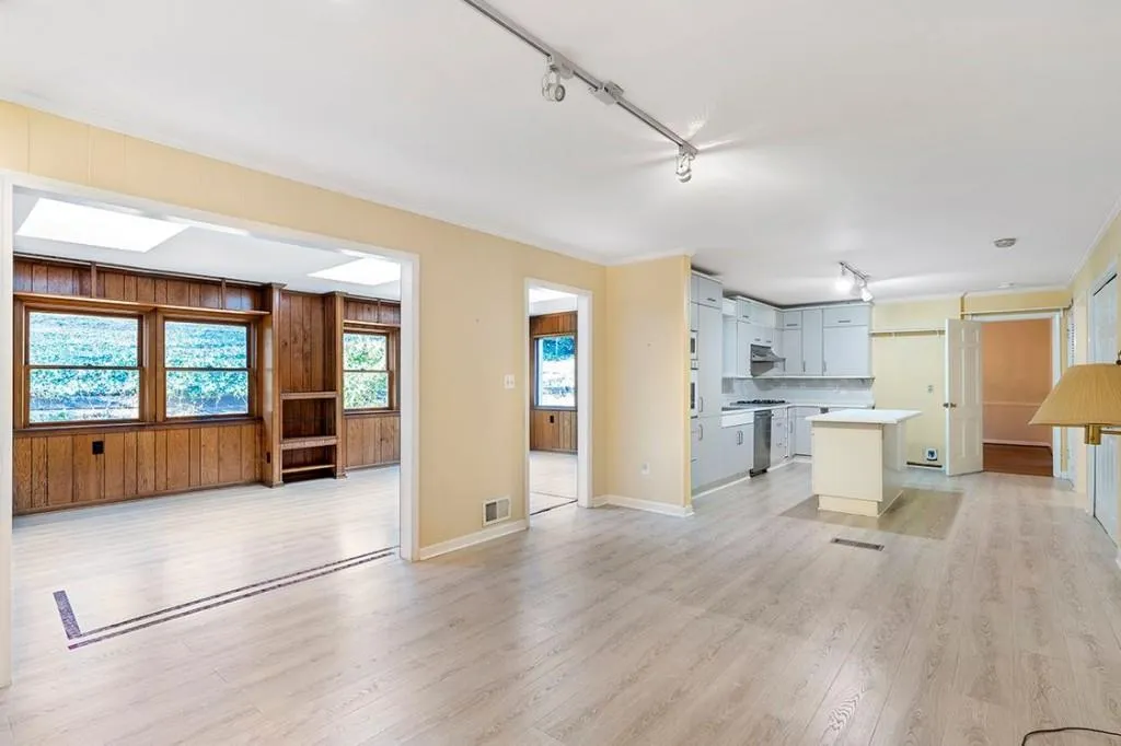 36 Brandon Ridge Drive, Sandy Springs, Georgia 30328, 5 Bedrooms Bedrooms, ,3 BathroomsBathrooms,Residential,Sold,36 Brandon Ridge Drive,6976736