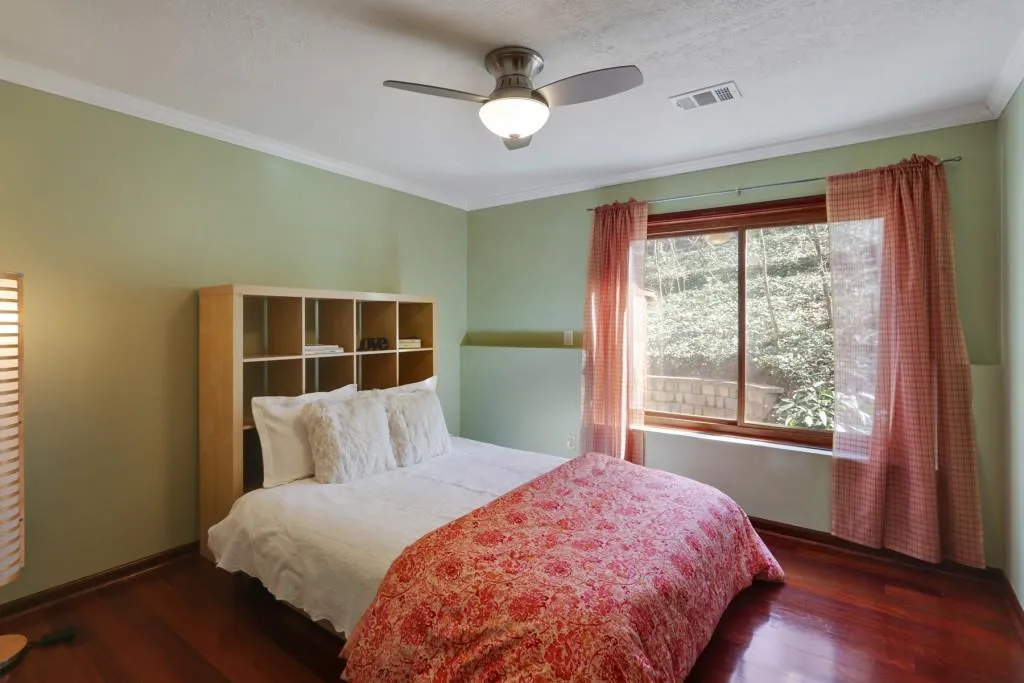 330 Balboa Court Ne, Sandy Springs, Georgia 30342, 4 Bedrooms Bedrooms, ,3 BathroomsBathrooms,Residential,Sold,330 Balboa Court Ne,6519850