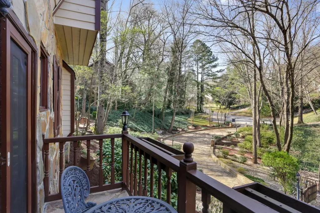 330 Balboa Court Ne, Sandy Springs, Georgia 30342, 4 Bedrooms Bedrooms, ,3 BathroomsBathrooms,Residential,Sold,330 Balboa Court Ne,6519850