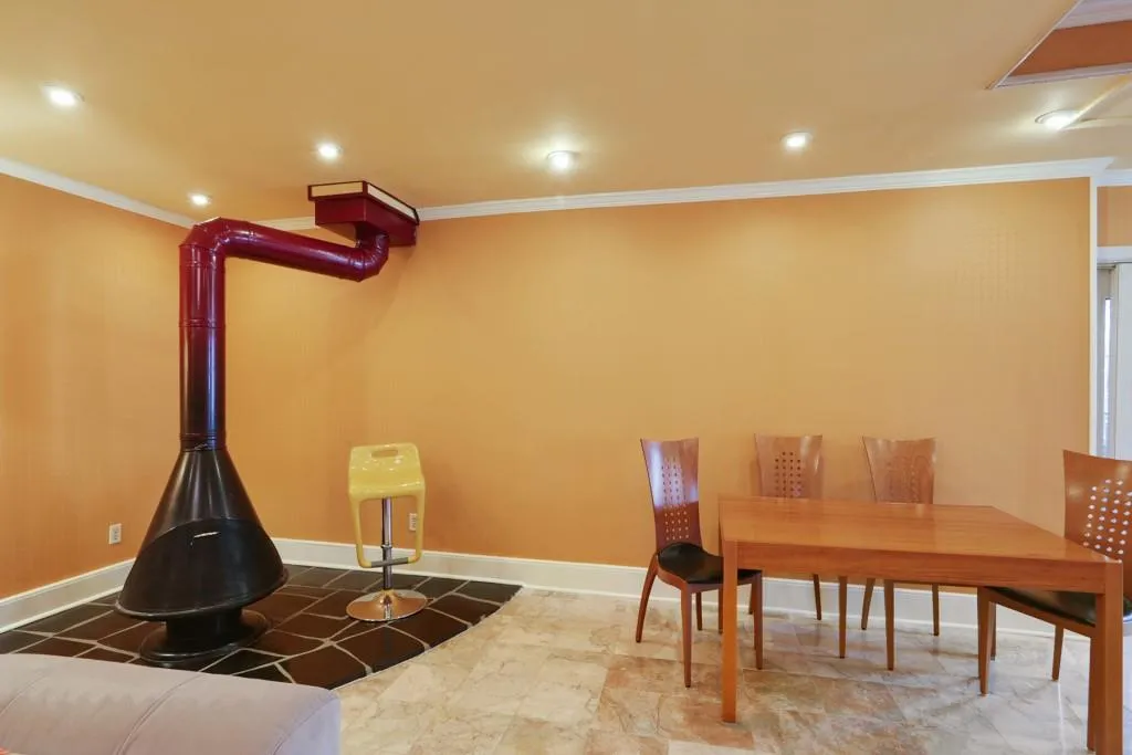 330 Balboa Court Ne, Sandy Springs, Georgia 30342, 4 Bedrooms Bedrooms, ,3 BathroomsBathrooms,Residential,Sold,330 Balboa Court Ne,6519850