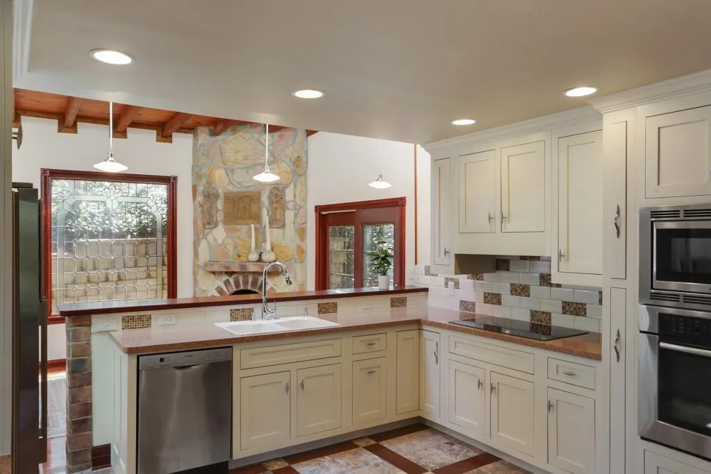 330 Balboa Court Ne, Sandy Springs, Georgia 30342, 4 Bedrooms Bedrooms, ,3 BathroomsBathrooms,Residential,Sold,330 Balboa Court Ne,6519850