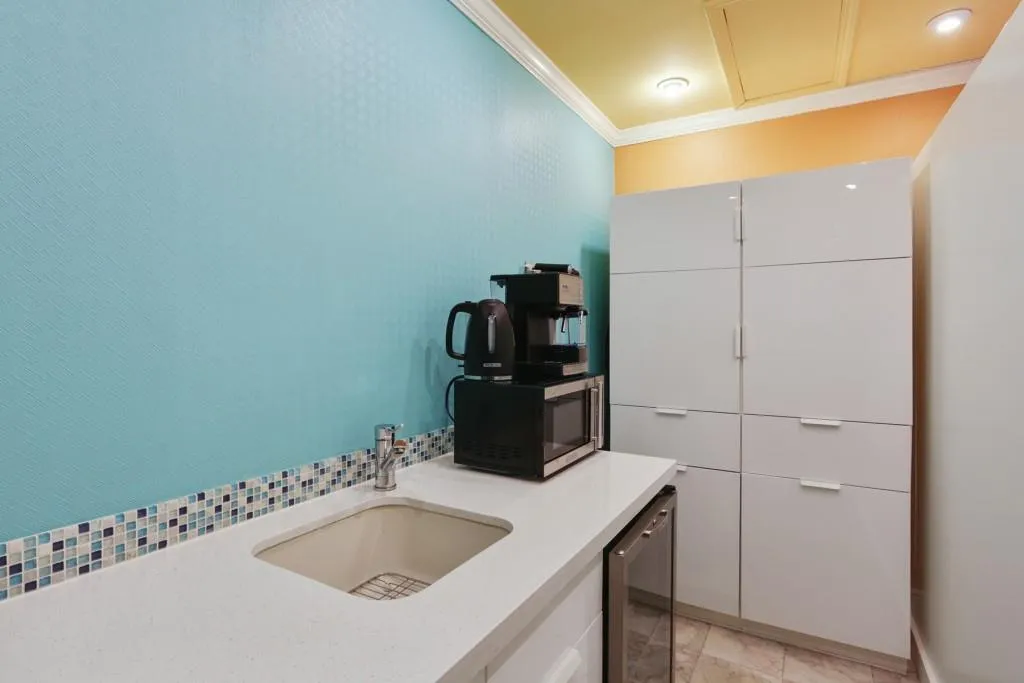 330 Balboa Court Ne, Sandy Springs, Georgia 30342, 4 Bedrooms Bedrooms, ,3 BathroomsBathrooms,Residential,Sold,330 Balboa Court Ne,6519850