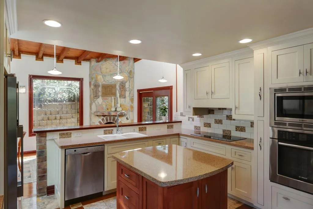 330 Balboa Court Ne, Sandy Springs, Georgia 30342, 4 Bedrooms Bedrooms, ,3 BathroomsBathrooms,Residential,Sold,330 Balboa Court Ne,6519850