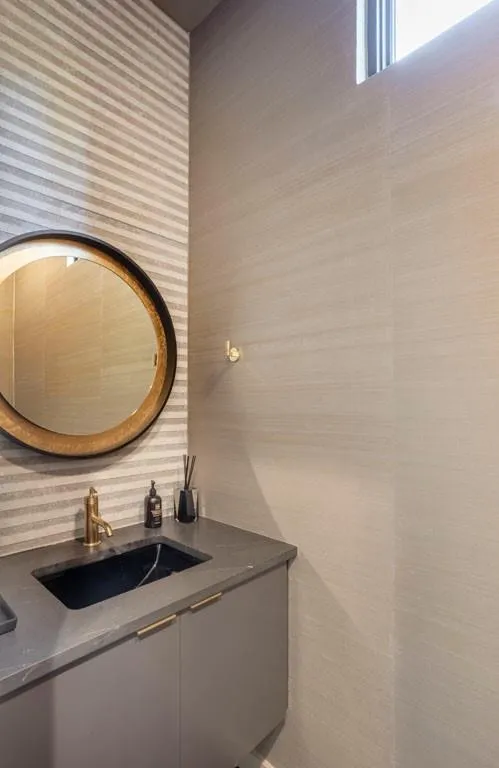 Powder room