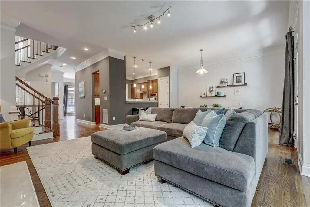 5439 Wentworth Street, Atlanta, Georgia 30342, 4 Bedrooms Bedrooms, ,3 BathroomsBathrooms,Residential,Sold,5439 Wentworth Street,6678240