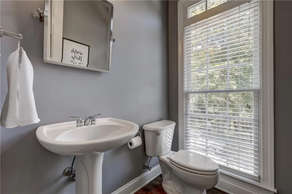 5439 Wentworth Street, Atlanta, Georgia 30342, 4 Bedrooms Bedrooms, ,3 BathroomsBathrooms,Residential,Sold,5439 Wentworth Street,6678240