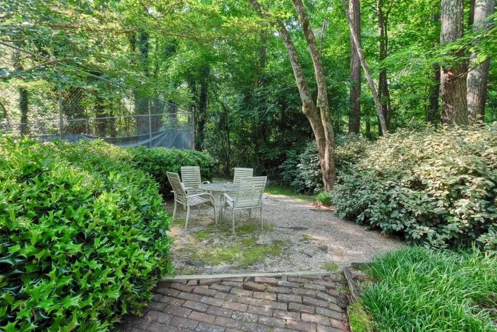 4865 Jett Road Nw, Atlanta, Georgia 30327, 4 Bedrooms Bedrooms, ,4 BathroomsBathrooms,Residential,Sold,4865 Jett Road Nw,6015045
