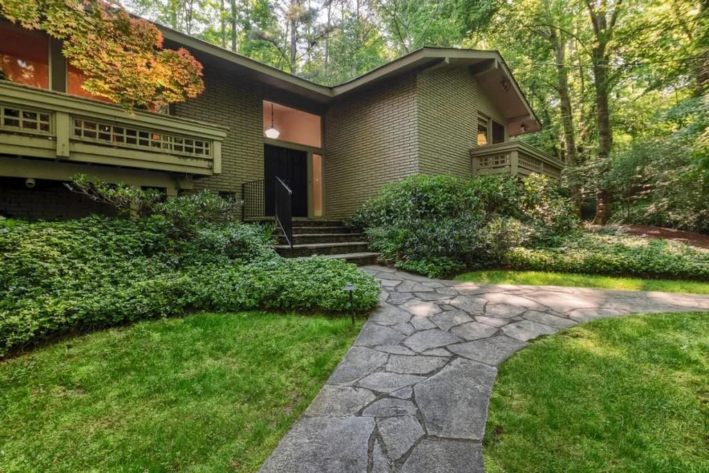 4865 Jett Road Nw, Atlanta, Georgia 30327, 4 Bedrooms Bedrooms, ,4 BathroomsBathrooms,Residential,Sold,4865 Jett Road Nw,6015045