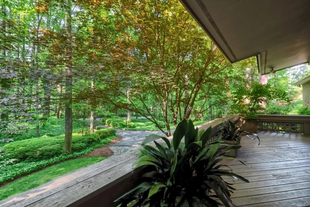 4865 Jett Road Nw, Atlanta, Georgia 30327, 4 Bedrooms Bedrooms, ,4 BathroomsBathrooms,Residential,Sold,4865 Jett Road Nw,6015045