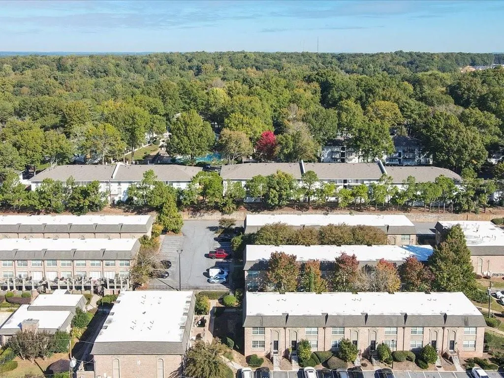 6980 Roswell Road Unit M1, Atlanta, Georgia 30328, 3 Bedrooms Bedrooms, ,2 BathroomsBathrooms,Residential,For Sale,6980 Roswell Road Unit M1,7669827