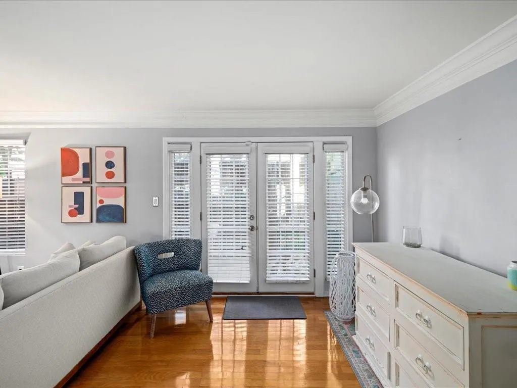 6980 Roswell Road Unit M1, Atlanta, Georgia 30328, 3 Bedrooms Bedrooms, ,2 BathroomsBathrooms,Residential,For Sale,6980 Roswell Road Unit M1,7669827