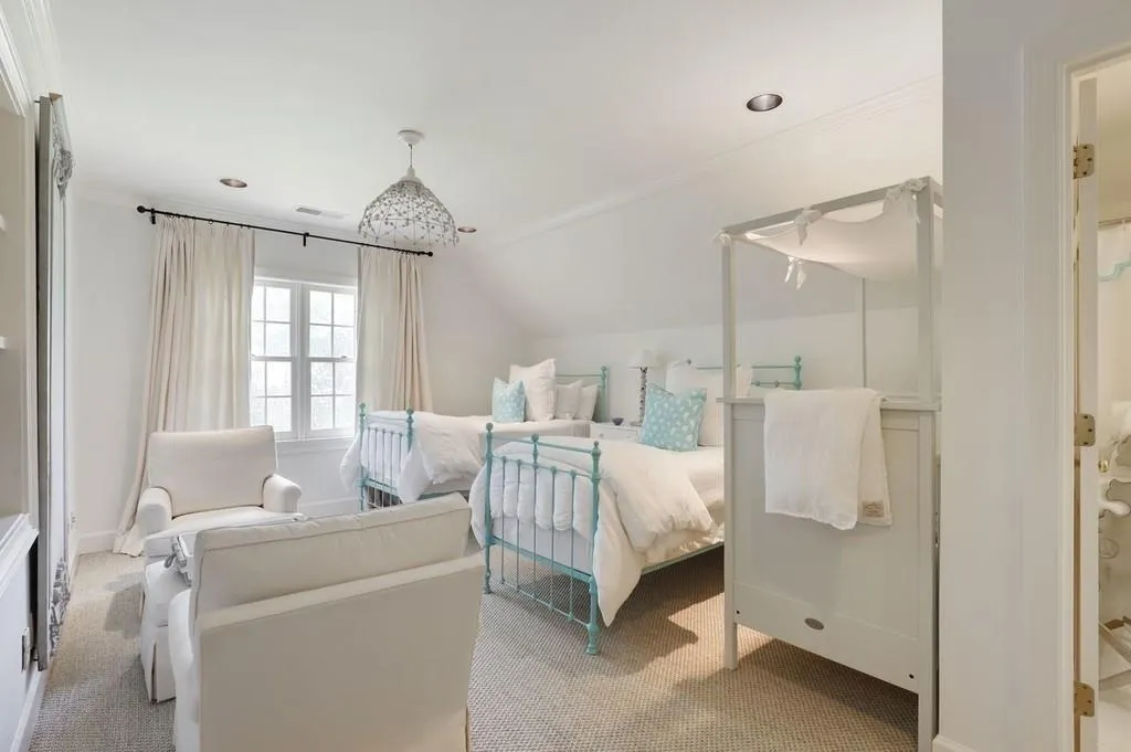 30 Old Maryland Chase, Atlanta, Georgia 30327, 4 Bedrooms Bedrooms, ,3 BathroomsBathrooms,Residential,Sold,30 Old Maryland Chase,6708259